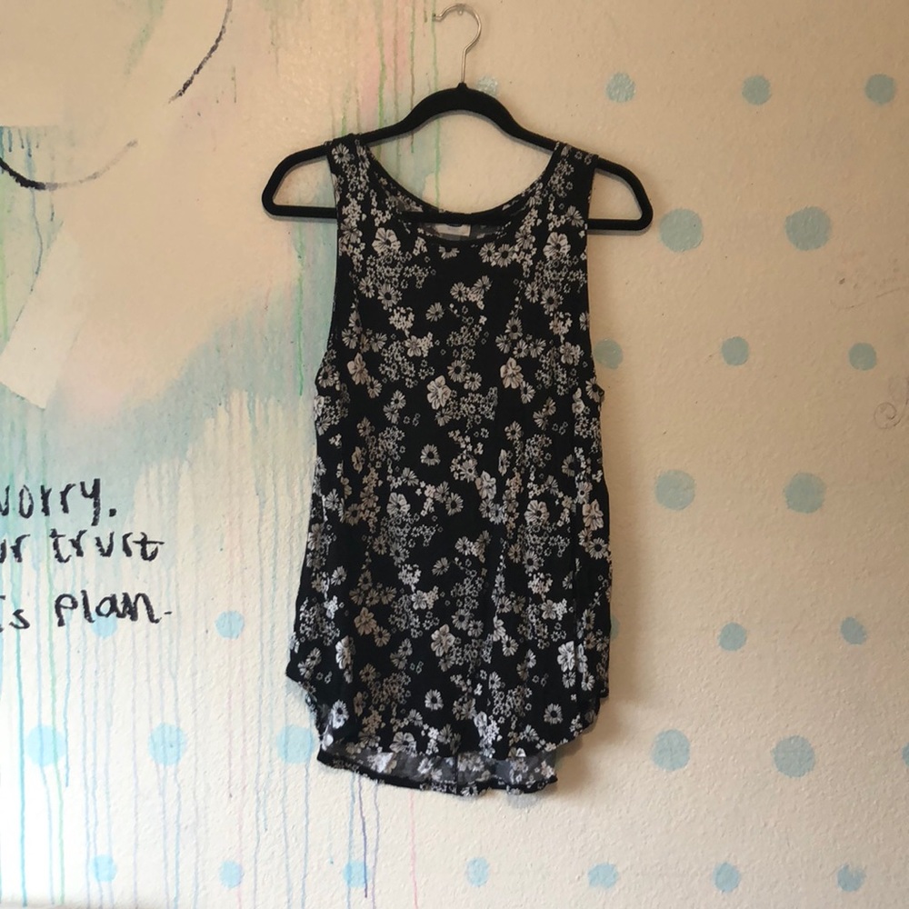 NWOT xl old navy black and white floral tank